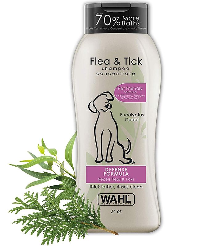 Wahl Flea & Tick Shampoo for Dogs Eucalyptus and Cedar